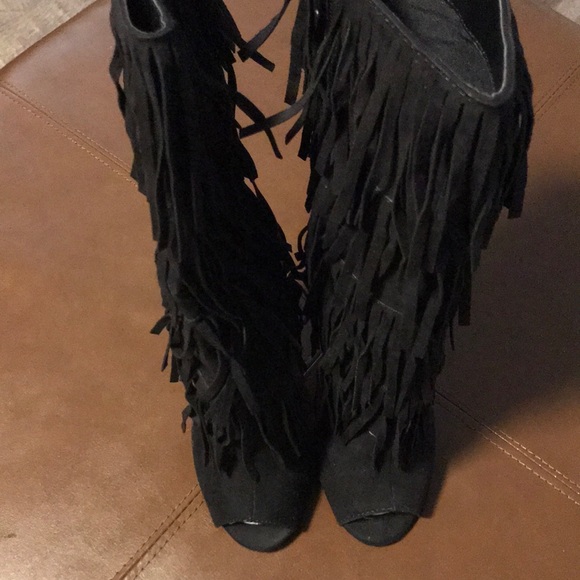 Shoes (boots) - Picture 2 of 8